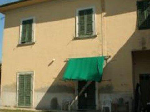 Villetta a schiera in Via Valsesia, 3, Zona Ospedale, Empoli