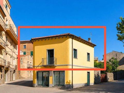 Appartamento su due piani in Via Sassari, 37, Tempio Pausania
