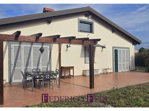 Villa in Via Brunetto Calamai s.n.c, Paperino - San Giorgio a Colonica, Prato