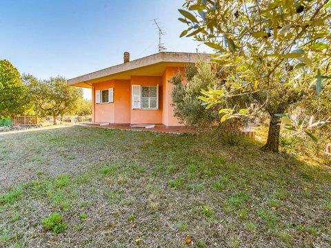 Casa indipendente in Via Piamboschi, s.n.c, Cisano sul Neva
