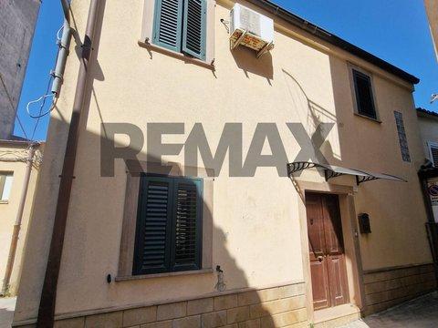 Casa indipendente in Via Archimede, 61, Enna Alta, Enna