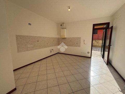 Trilocale in Via Giuseppe Mazzini s.n.c, Castelbelforte