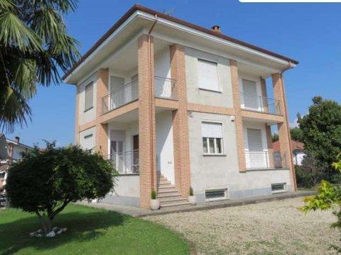 Villa in via Torino, 2, Scalenghe