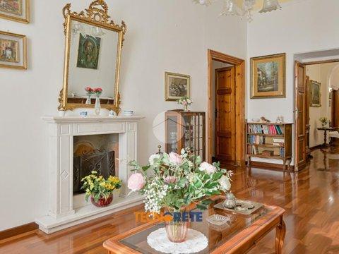 Appartamento in Corso Cavour, 172, Centro Storico, La Spezia