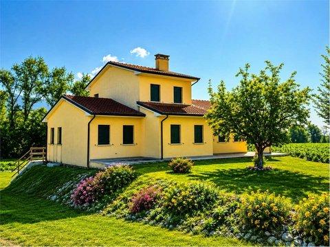 Casa indipendente in Via Giuseppe Mazzini s.n.c, Sarmede