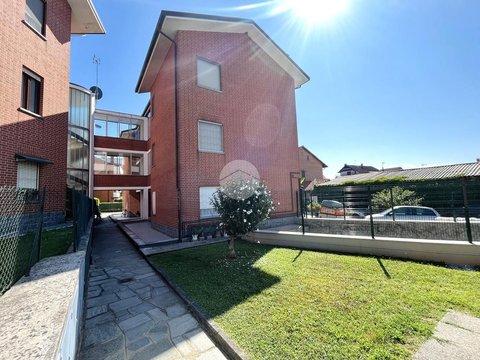 Trilocale in Via Antonio Cossu, 6, Carignano