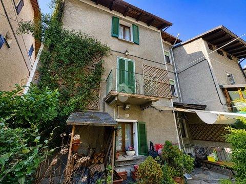 Villetta bifamiliare in Via Roma, 21, Poggiridenti