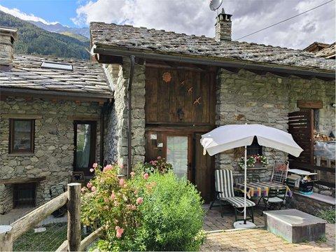 Casa indipendente in Frazione La Clapey, Ollomont
