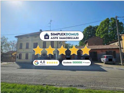 Appartamento in Via Canolo, Correggio