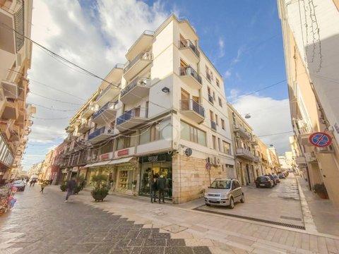 Appartamento in Via Santa Chiara, 9, Centro Città, Manfredonia