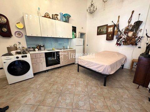 Monolocale in via Ascanio, Bagnoli, Napoli