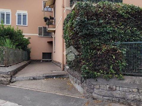 Trilocale in Via Pratola Peligna, 22, Tor Cervara, Roma
