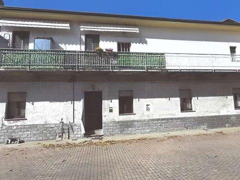 Trilocale in Via G. Durini, 36, Gorla Minore