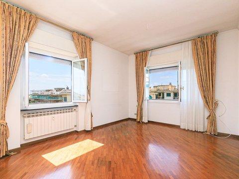 Appartamento su due piani in Via Nicola Fabrizi, 18, Quinto, Genova