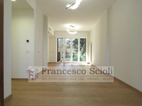 Trilocale in Via V. Alliata, 14, Saronno