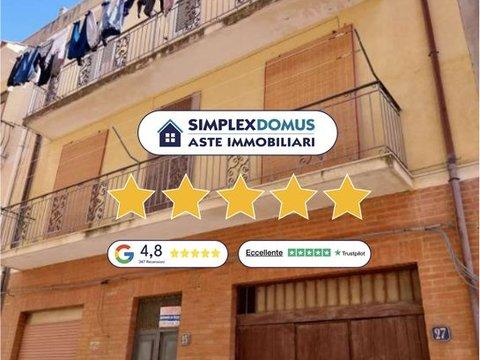 Appartamento in Via Umberto Giordano, Centro, Caltagirone