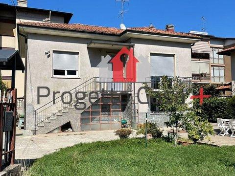 Casa indipendente in Via Piero Gobetti s.n.c, Crenna-Azalee, Gallarate