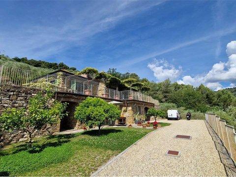 Villa in Via Diano Castello, 64, Zona Pianeggiante, Diano Marina