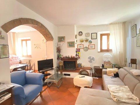 Appartamento su due piani in Via Berrettini, Castellina Scalo, Monteriggioni