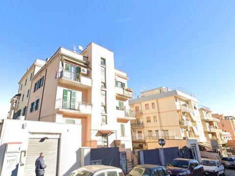 Quadrilocale in via Carlo Perini, 21, Quarto Oggiaro, Milano