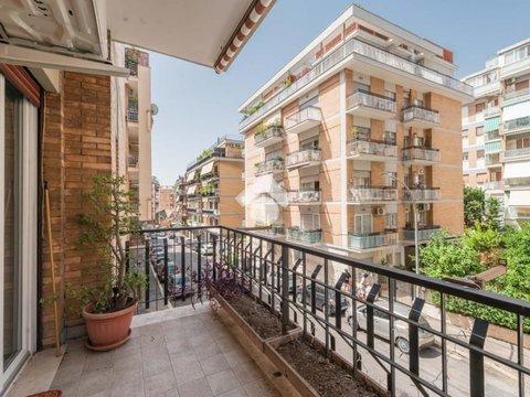 Trilocale in Via Festo Avieno, 66, Balduina Alta, Roma