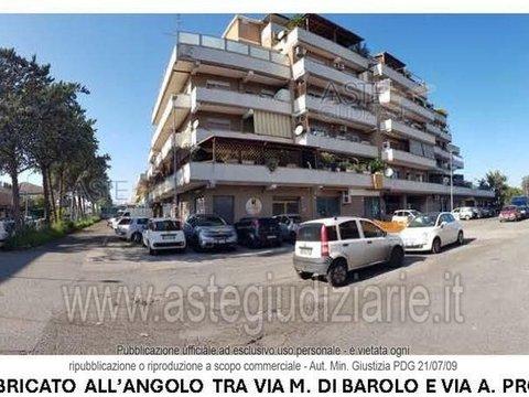 Trilocale in Via Marchesa di Barolo, 90, San Cleto, Roma