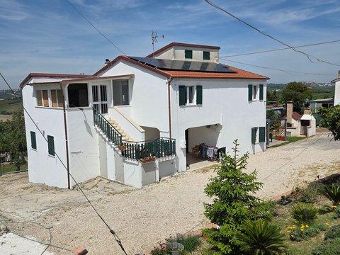 Casa indipendente in Via Acquasanta, 10, Colle Paradiso - Tabano, Jesi