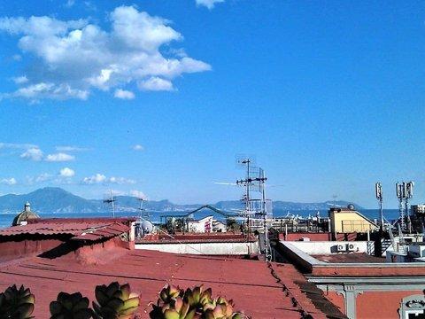 Appartamento su due piani in via dei Tribunali, San Lorenzo, Napoli