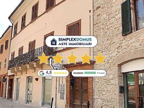 Appartamento in Piazza Giacomo Matteotti, Pioraco