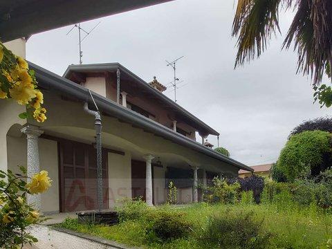 Quadrilocale in Via Europa Unita, 11 a, Lurago Marinone