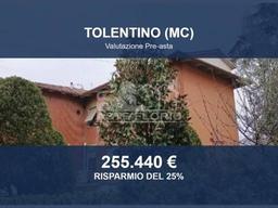 Villa in Via Emanuele Lena, 16, Tolentino