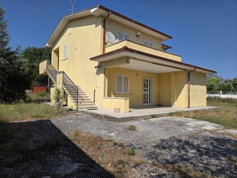 Casa indipendente in Via Casilina, 27, Cervaro