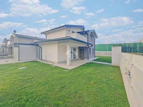 Villa in Via Rita Levi Montalcini, 9, Cassano d'Adda
