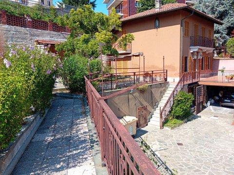 Villa in Viale Porta Piacentina, 43, Aje - Vittoria-Nasi, Moncalieri