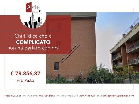 Trilocale in Via Balsorano, 44, Lunghezza - Villaggio Prenestino, Roma