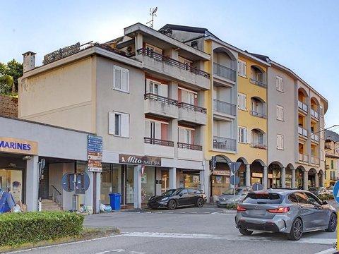 Appartamento in Via Zanoni, 22, Lavena Ponte Tresa