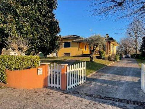 Casa indipendente in Via Codopè, 77, Pasiano di Pordenone