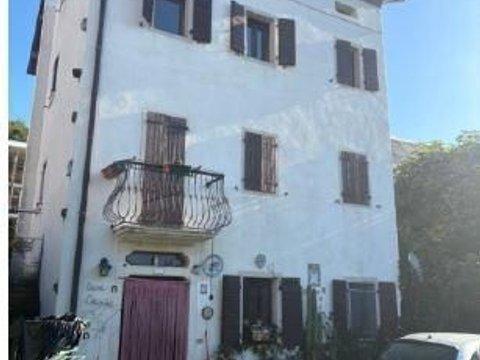 Casa indipendente in Via Giulio De Felip, 3, Alpago
