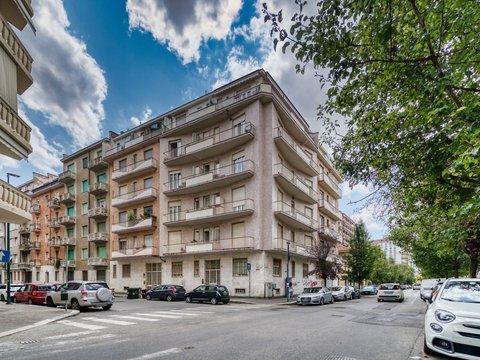 Bilocale in Via Sarre, 13, Pozzo Strada, Torino