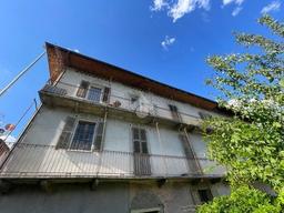 Quadrilocale in Frazione Signayes, 50, Gignod