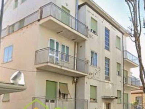 Appartamento in Viale Avisio, 20, Rivabella, Rimini
