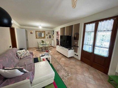 Casa indipendente in Via Degli Acquedotti, Filettole, Vecchiano