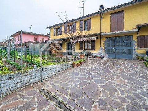 Villetta a schiera in Via Guerrino Neviani, 6, Bibbiano
