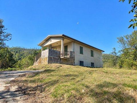 Casa indipendente in Sp17, 79, Riccò del Golfo di Spezia