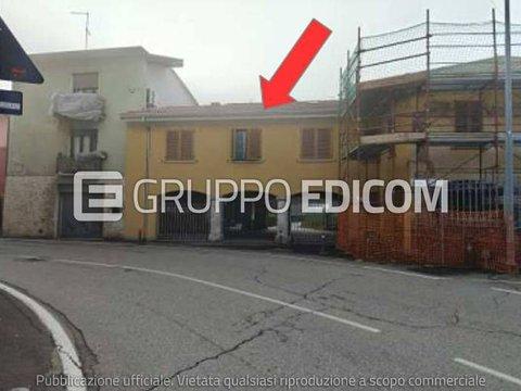 Trilocale in Via Emilia, Villa Cortese