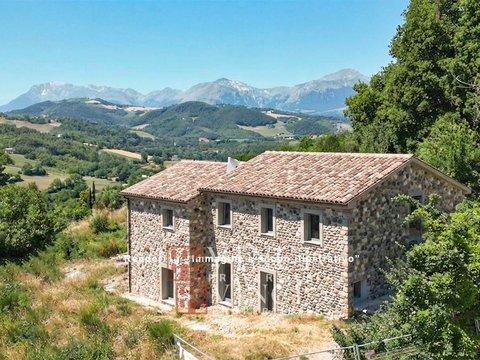 Casale/cascina in Contrada Barchetta s.n.c, Monte San Martino