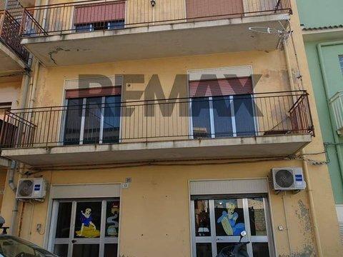 Quadrilocale in Via Paratore, 31, Centro - Porto, Milazzo
