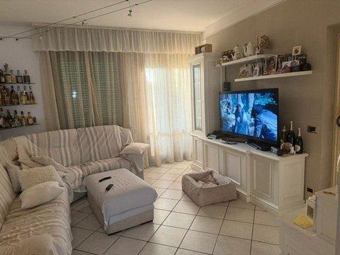 Quadrilocale in Via Francesco Domenico Guerrazzi, 5, Stagno-Villaggio Emilio, Collesalvetti