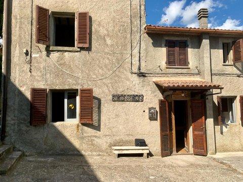 Appartamento su due piani in Località Poggio D'Acona s.n.c, Subbiano