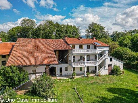 Villetta bifamiliare in Cantone Rossa, 42, Ivrea